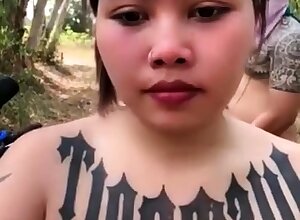 Asian teen outdoor fuck