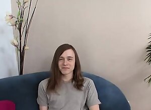 Young brunette amateur gets cocked in her cunt and facialized