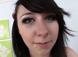 Young brunette amateur gets cocked in her cunt and facialized