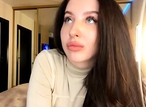 Cute amateur webcam teen girl toying pussy on webcam