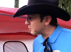 Park Ranger loves shoving his enormous dong into young cooze